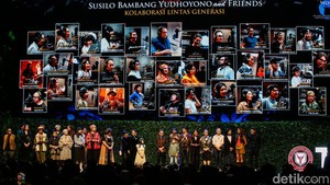 Adapun versi terbaru ini melibatkan 35 penyanyi lintas generasi dan genre. Sosok-sosok yang terlibat di antaranya (Almh) Titiek Puspa, Ernie Djohan, Titiek Sandhora, Yuni Shara, Andy/rif, dan Sandhy Sondoro. Video musik ini juga melibatkan empat rapper di antaranya Saykoji, Toton Caribo, Ayuenstar, dan PB Glas.