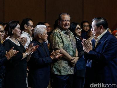 Momen Chairul Tanjung Hadiri Peluncuran Video Musik Save Our World Milik SBY