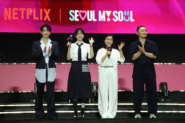 Squid Game season ketiga sukses mengaduk emosi penonton dengan kisah pasangan muda Im Siwan dan Jo Yu Ri, yang punya anak di luar nikah. Serta ‘ibu’ Kang Ae Shim dan ‘anak’ Yang Dong Geun yang harus membuat pengorbanan saat bermain game. Foto: Getty Images