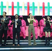 The original Squid Squad. Penampilan Park Hae Soo, Anupam Tripathi, Jung Ho Yeon, Lee Yoo Mi, dan Kim Joo Ryoung dalam season pertama Squid Game membuka pintu kesuksesan drama Korea tersebut hingga meraih popularitas global. Foto: Getty Images