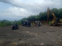 Bupati Klungkung Tutup Pengerukan Bukit Ilegal di 3 Desa