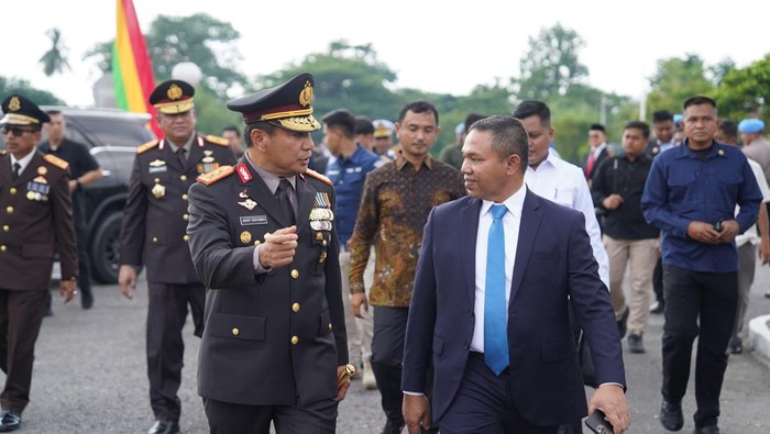 Polda RIau memperingati puncak Hari Bhayangkara ke-79 di kantor gubernur Riau, Selasa (1/7/2025).
