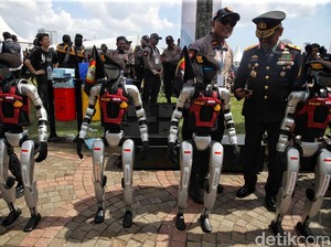 Polri Kenalkan 25 Unit Robot Pintar, Dibuat oleh Anak Bangsa