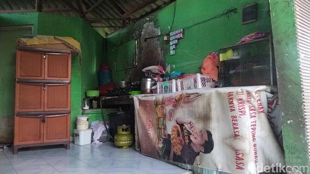 Ponten di Taman Jalan Lumumba, Ngagel yang viral diduga beralih fungsi menjadi tempat tinggal.