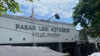 Selain Pasar Beringharjo, di Jogja ada Pasar Legi Kotagede yang tak kalah legendaris karena ada sejak abad ke-16. Bahkan konon katanya lebih dulu ada daripada Kerajaan Mataram Islam yang berpusat di Kotagede. Foto: Budaya Jogja Prov