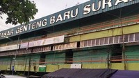Telah berdiri sejak tahun 1872, Pasar Genteng ditetapkan sebagai salah satu pasar tertua di Kota Surabaya. Kini, Pasar Genteng menjadi pusat oleh-oleh dan elektronik. Foto: Dzikrina N Azkiya