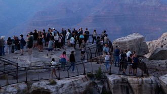 Trump Naikkan Pajak Turis yang Berkunjung ke Taman Nasional