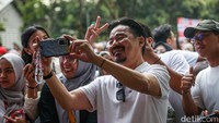 Dalam kesempatan itu CEO dan pendiri Lion Group Rusdi Kirana turut hadir dan berfoto bersama karyawan.
