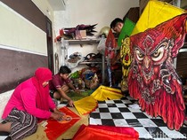 Kemarau Bikin Perajin Layangan di Mojokerto Kebanjiran Berkah