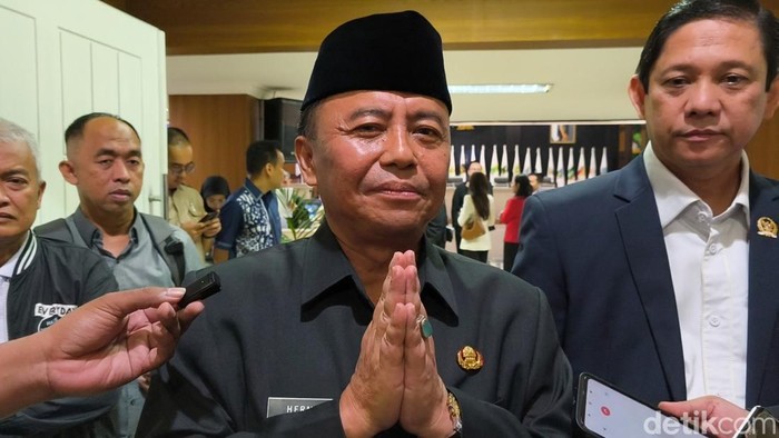 Sekda Jabar Herman Suryatman.