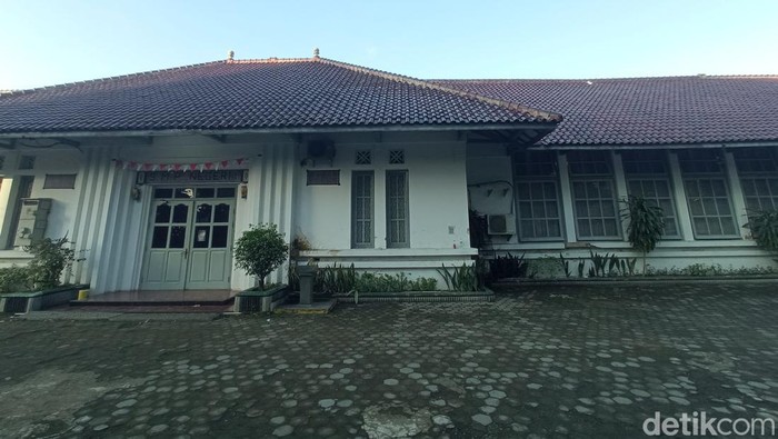 SMPN 1 Kota Cirebon.