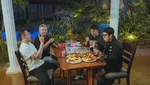 Seru! Momen The Dudas Minus One Saat Touring dan Makan Bareng
