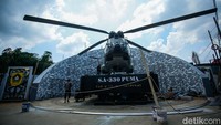Helikopter SA-330 Puma yang kini dijadikan tugu adalah helikopter angkut serbaguna buatan Prancis yang digunakan TNI AU sejak awal 1970-an.