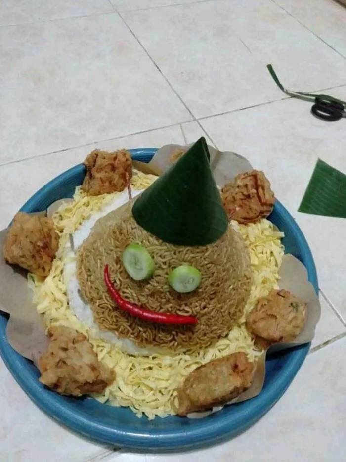 Tumpeng nyeleneh Tumpeng nyeleneh