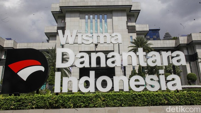 Badan investasi Danantara menempati kantor baru yang berlokasi di bekas Plaza Mandiri, Jalan Gatot Subroto, Jakarta.