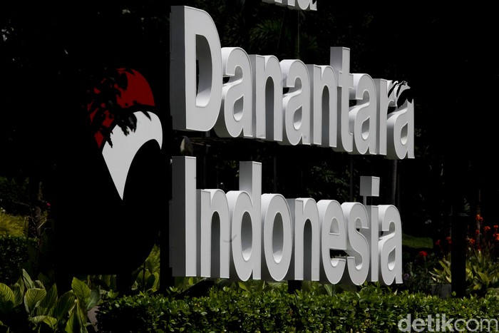 Badan investasi Danantara menempati kantor baru yang berlokasi di bekas Plaza Mandiri, Jalan Gatot Subroto, Jakarta.
