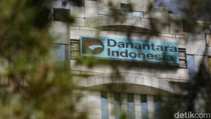 Badan investasi Danantara menempati kantor baru yang berlokasi di bekas Plaza Mandiri, Jalan Gatot Subroto, Jakarta.
