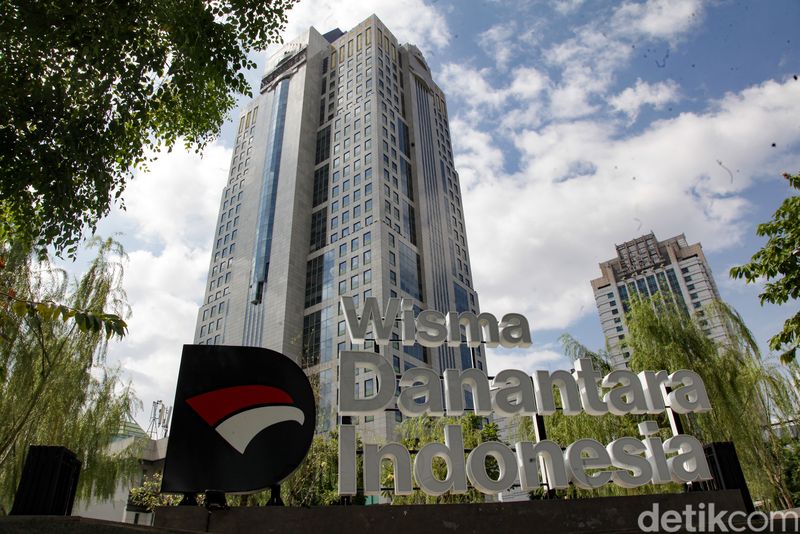 Badan investasi Danantara menempati kantor baru yang berlokasi di bekas Plaza Mandiri, Jalan Gatot Subroto, Jakarta.