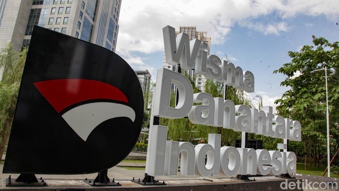 Badan investasi Danantara menempati kantor baru yang berlokasi di bekas Plaza Mandiri, Jalan Gatot Subroto, Jakarta.