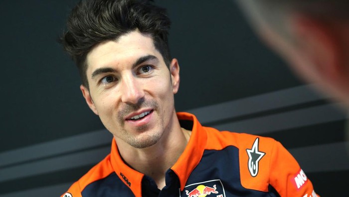 ALCANIZ, SPAIN - JUNE 05: Maverick Vinales of Spain and Red Bull KTM Tech3 is interviewed by the media prior to the MotoGP of Aragon at Motorland Aragon Circuit on June 05, 2025 in Alcaniz, Spain. (Photo by Gold & Goose Photography/Getty Images)