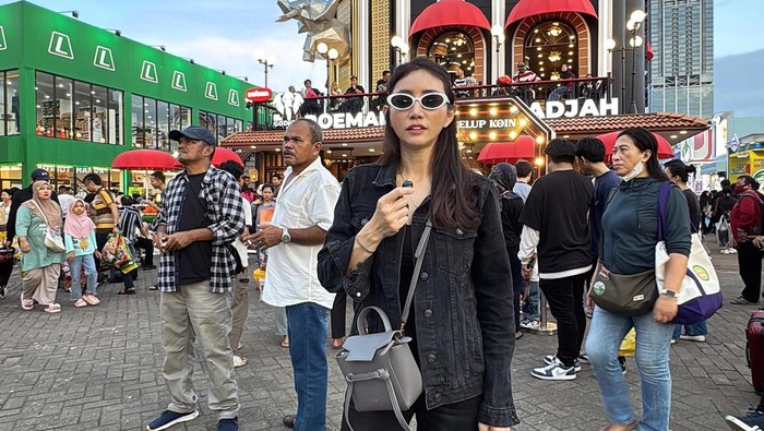 Angeline Valesques dalam media sosial miliknya.