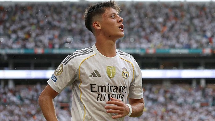 MIAMI GARDENS, FLORIDA - JULY 01: Arda Gueler #15 of Real Madrid C.F. looks on during the FIFA Club World Cup 2025 round of 16 match between Real Madrid CF and Juventus FC at Hard Rock Stadium on July 01, 2025 in Miami Gardens, Florida. (Photo by Michael Regan - FIFA/FIFA via Getty Images)