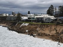Pantai Semakin Menyusut karena Ulah Manusia? Riset Ungkap Fakta Ini