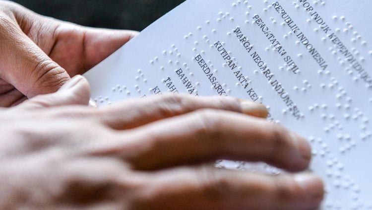 Bandung Cetak Akta Kelahiran Braille, Pertama di Indonesia