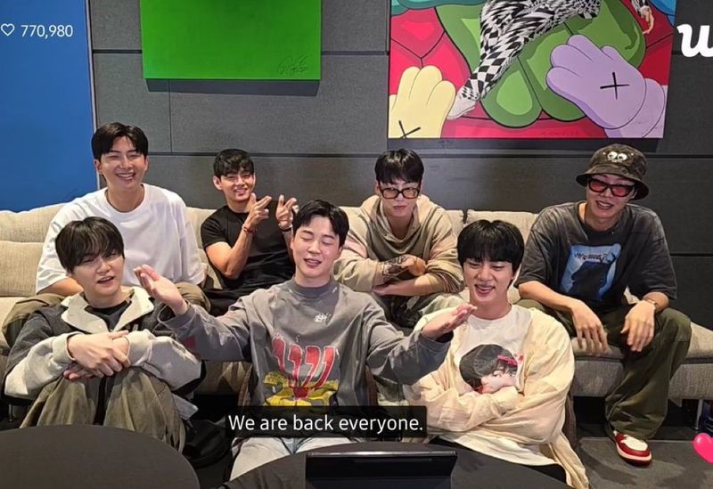 BTS mengadakan siaran langsung dalam formasi lengkap setelah tiga tahun.