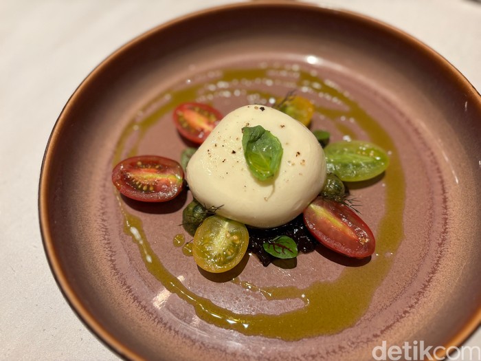 Canella: Segarnya Burrata hingga Cartoccio Berbahan Tinta Cumi yang Al Dente!