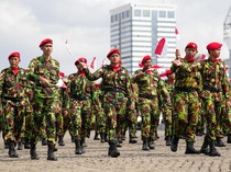Polri Dekat dengan Organisasi Keagamaan, Defile HUT Bhayangkara Ke-79 Semakin Meriah