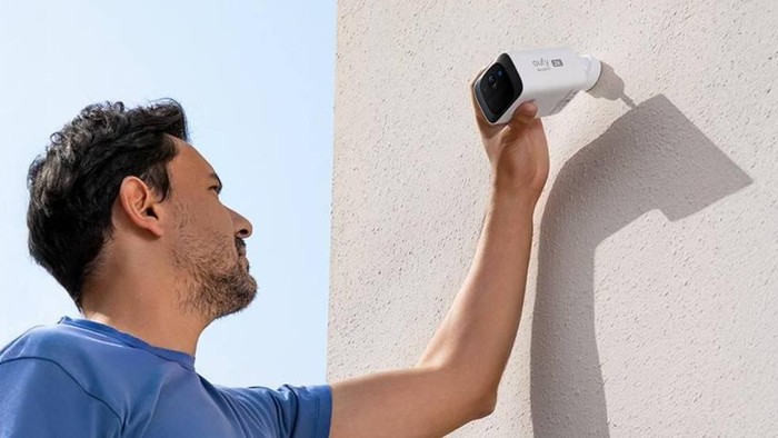Eufy Security SoloCam S220