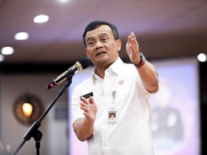Gubernur Luthfi Blak-blakan soal Penanganan Rob di Sayung Demak
