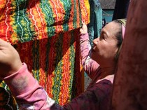 Mengenal Kain Sasirangan Kalsel: Asal-usul, Motif dan Proses Pembuatan