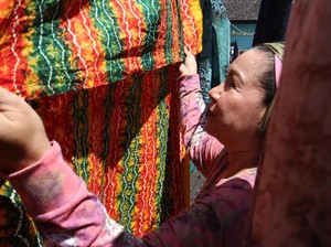 Mengenal Kain Sasirangan Kalsel: Asal-usul, Motif dan Proses Pembuatan