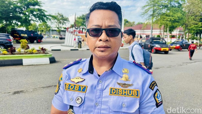 Kadishub Bone Andi Amran Boby.