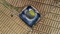 Kondisi kolam penampungan. Petani menyiapkan sistem irigasi darurat di kaki Gunung Arjuno, merespons prediksi BMKG soal puncak kemarau yang terjadi pada Agustus. Foto: ANTARA FOTO/Muhammad Mada