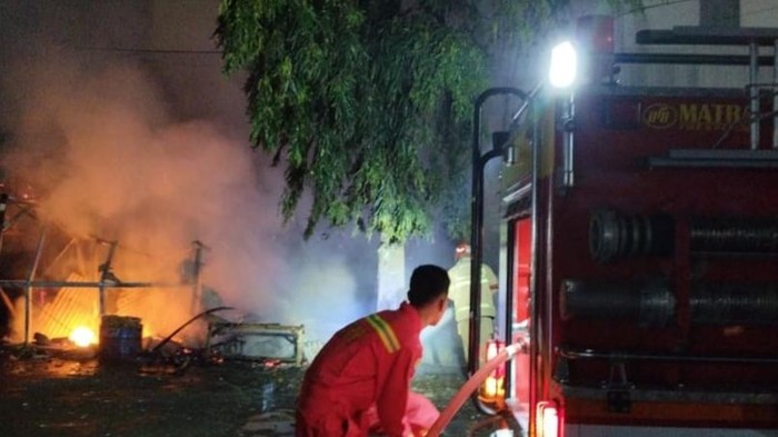 Kios di sekitar Pasar Cibinong Bogor terbakar. (Dok. ist)
