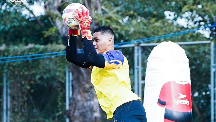 Kiper baru Arema FC Muhammad Adi Satryo