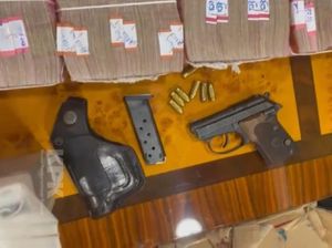 KPK Temukan Rp 2,8 M dan Pistol saat Geledah Rumah Kadis PUPR Sumut