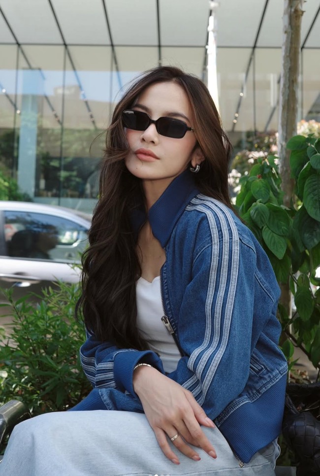 Selalu tampil stylish dan cantik maksimal, penampilan Mahalini pun kembali banjir pujian netizen. Haduhhh tjakep banget, tulis salah satu komentar. buset cakep bgt, tambah yang lain. Foto: Instagram/@mahaliniraharja