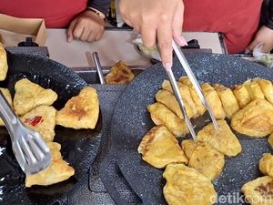 Mencicipi Gurihnya Martabak Bihun-Gule Sapi yang Viral di Surabaya