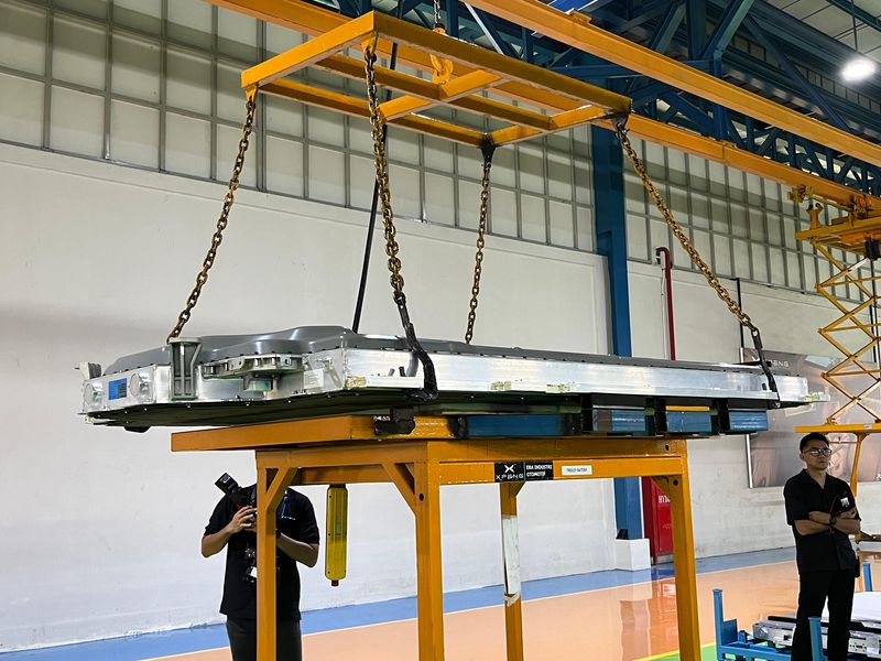 Mobil Xpeng yang dirakit di Purwakarta menggunakan baterai buatan lokal bikinan PT UABS