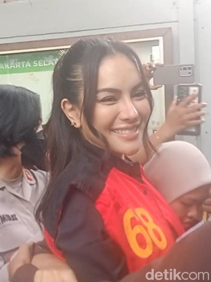 Nikita Mirzani di persidangan Vadel Badjideh.
