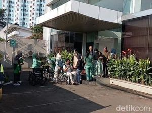 Pasien Sudah Bisa Masuki Gedung RS Hermina Jatinegara Usai Kebakaran Pagi Tadi