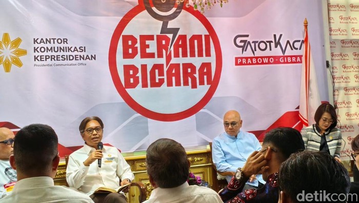 PCO meminta relawan pendukung Prabowo dan Gibran untuk membantu menjelaskan program pemerintah kepada masyarakat (Kurniawan/detikcom).
