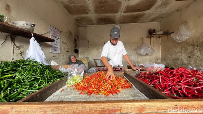 Pedagang bumbu dapur dan sayur di Mojokerto