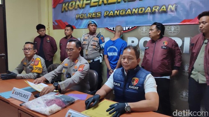 Polisi mengungkap kasus pemerkosaan yang dilakukan pria Pangandaran terhadap gadis SMP hingga hamil.