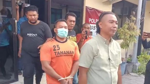 Zainal Arifin alias Arif alias Ayik, pria penganiaya kurir cash on delivery (COD) di Pamekasan berstatus ASN Pemkab Sampang