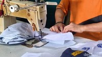 Kampung yang dikenal sebagai Kampung Topi ini mulai menunjukkan geliat sejak awal tahun.